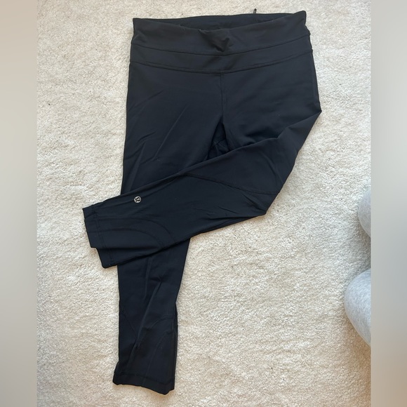 Black crop Lululemon leggings size 6 - Picture 1 of 2